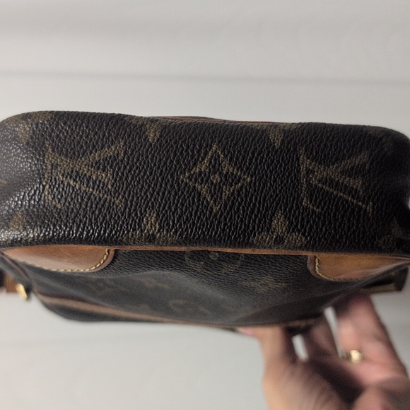Louis Vuitton Danube Monogram Crossbody Bag Auth Serial# Date Code France - Picture 15 of 16